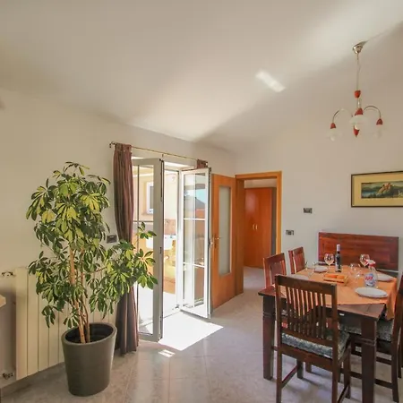 Nada Apartamento Pula